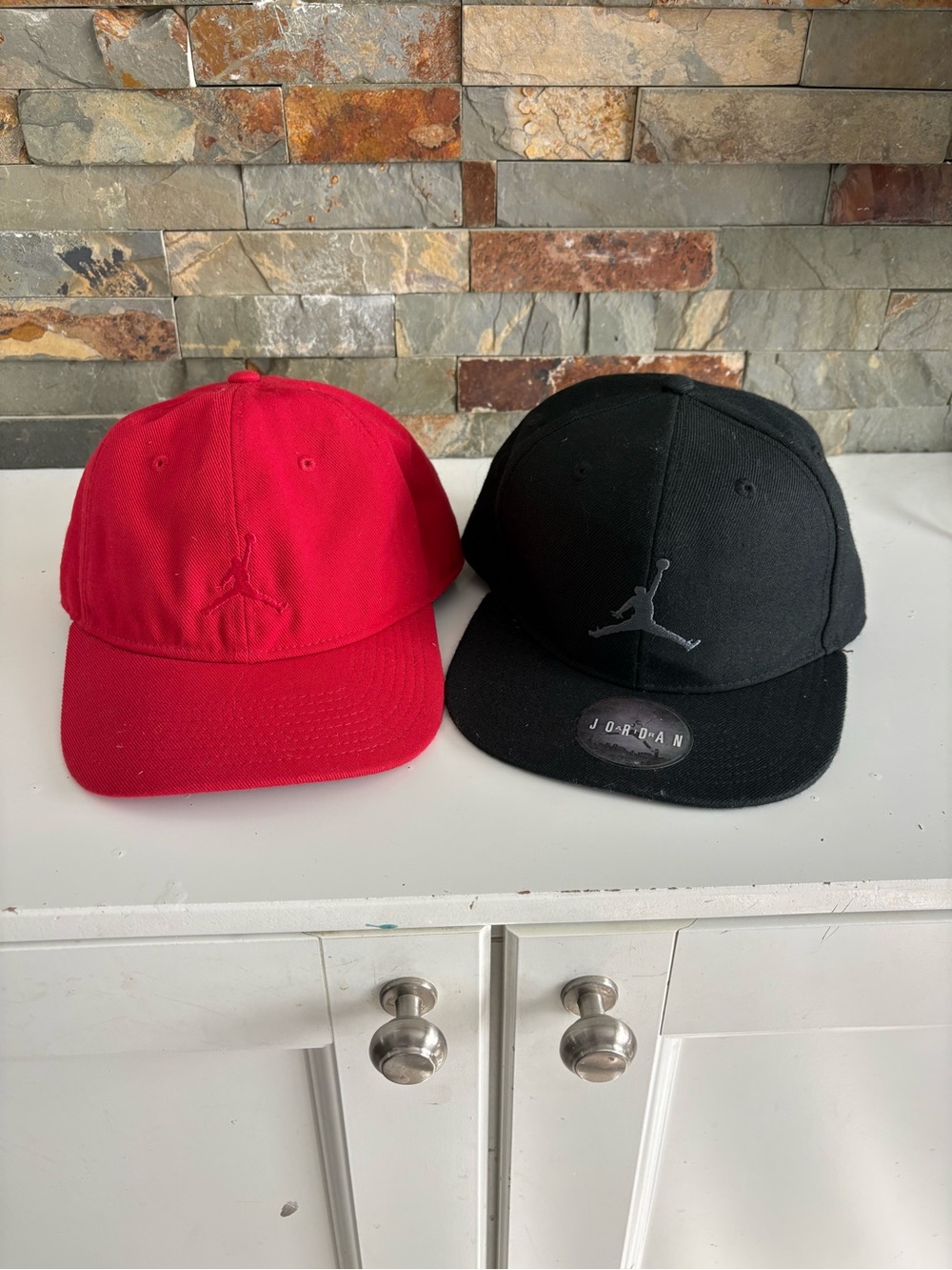 Jordan Kids Red and Black Jumpman Caps Set